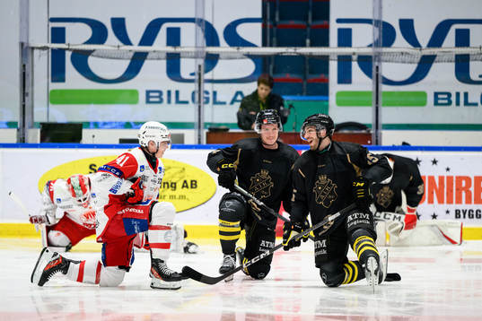 Västerviks Victor Öhman och AIKs Jacob Mcgrew