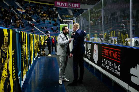 Västerviks assisterande tränare Joakim Hagelin och AIKs