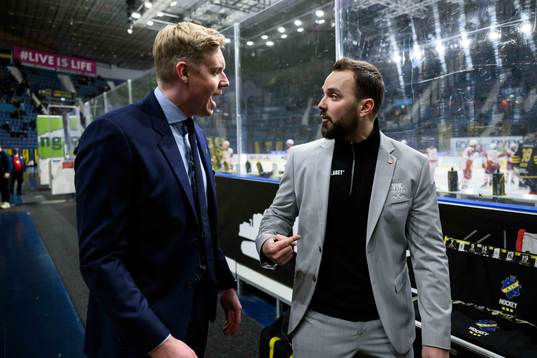 Västerviks assisterande tränare Joakim Hagelin  och AIKs