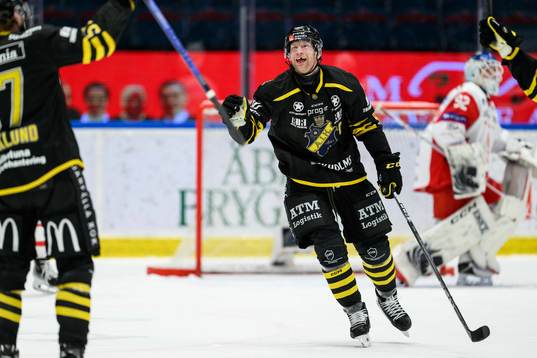 AIKs Richard Gynge jublar