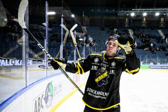 AIKs Christoffer Björk jublar