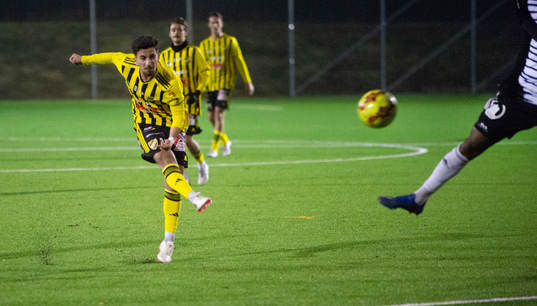 IFK Hässleholms Jan Al Salo skjuter 2-0 i träningsmatchen