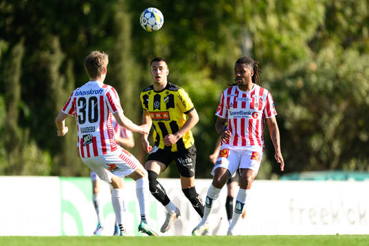 Srdjan Hrstic of BK Häcken and Christophe Charles Steven