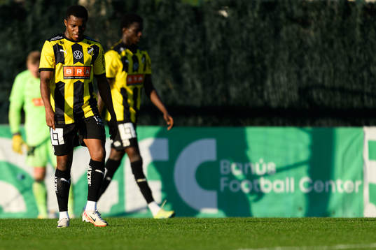 Abdulrazaq Ishaq of BK Häcken looks dejected