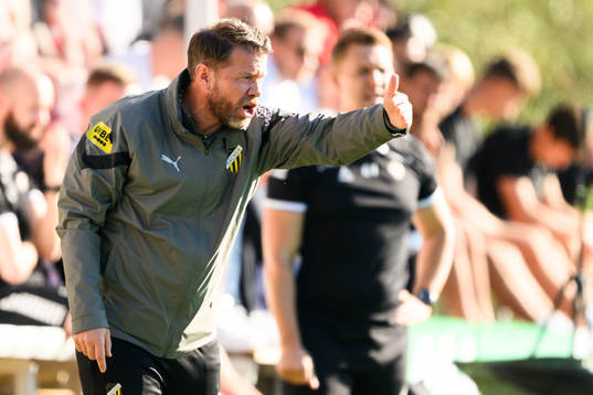Of BK Häcken Head coach Pål Arne Johansen of BK Häcken