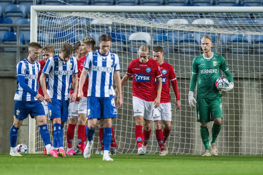 Goalkeeper Pontus Dahlberg of IFK Göteborg looks dejected