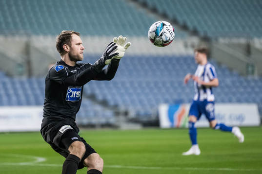 Goalkeeper Nicolai Larsen of Silkeborg