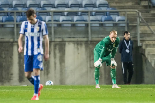Goalkeeper Pontus Dahlberg of IFK Göteborg looks dejected