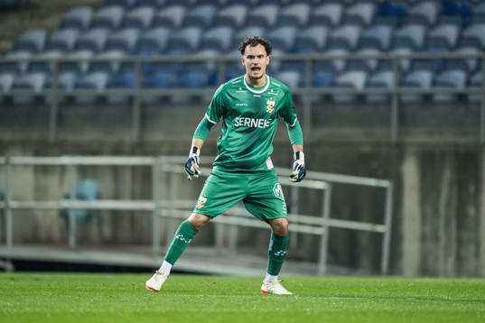 Goalkeeper Elis Bishesari of IFK Göteborg