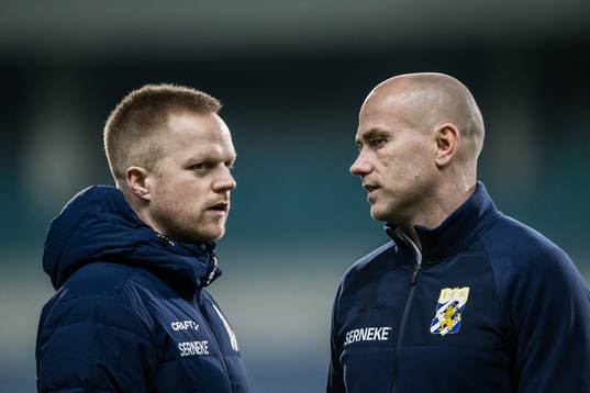 Physio Kaj Leuther and head coach Jens Berthel Askou of IFK