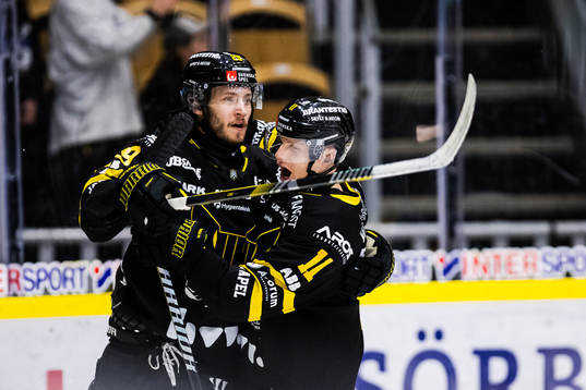 Västerås Eric Engstrand jublar