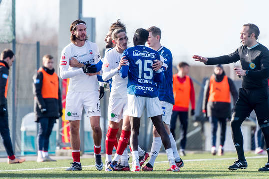Helsingborgs Wilhelm Loeper och Trelleborgs Emmanuel Godwin