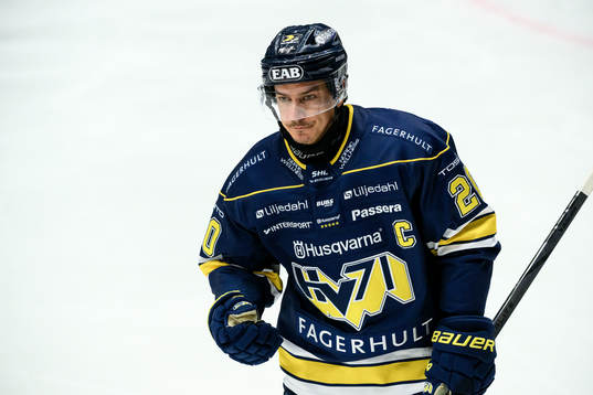 HV71s André Petersson jublar