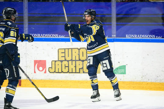 HV71s André Petersson jublar