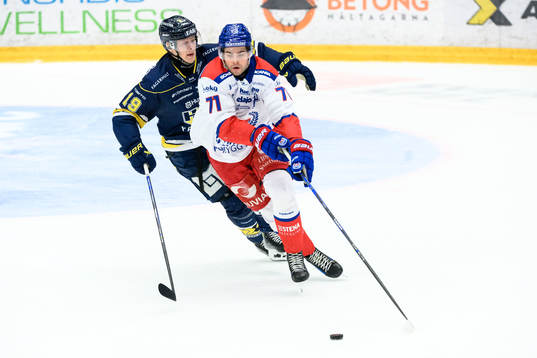 HV71s Henrik Borgström och Oskarshamns Viktor Lodin