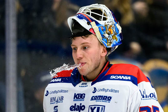 Oskarshamns målvakt Emil Kruse deppar