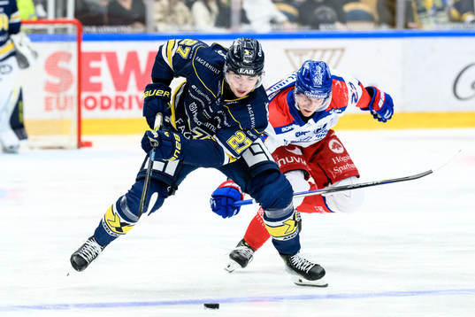 HV71s Robert Nardella och Oskarshamns Gustaf Westlund
