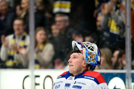 Oskarshamns målvakt Emil Kruse deppar