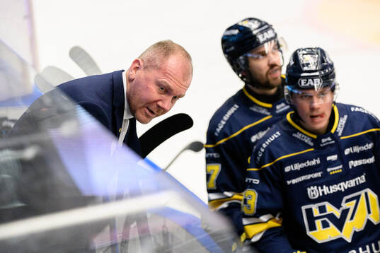 HV71s tränare Johan Lindbom