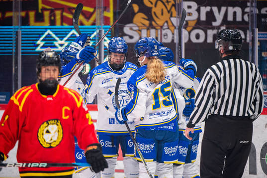 Leksands Anna Elizabeth Purschke jublar med lagkamrater