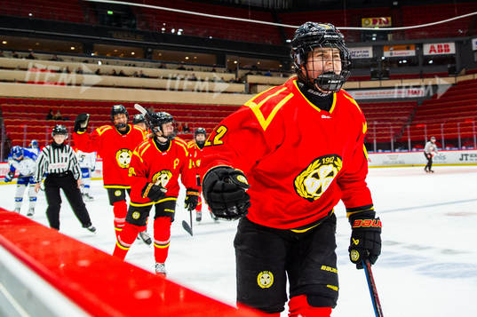 Brynäs Hanna Thuvik jublar