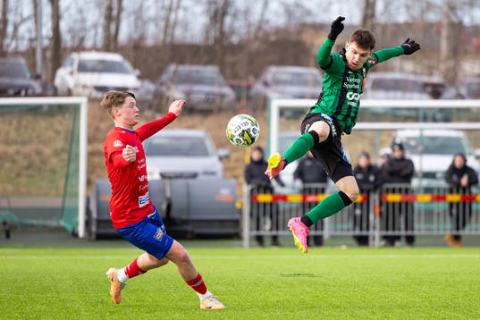 Bläddra bland fler bilder av Fotboll, Träningsmatch, Varberg - Tvååker