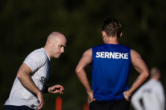 Tränare Jens Berthel Askou och Linus Carlstrand