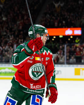Frölundas Christian Folin jublar