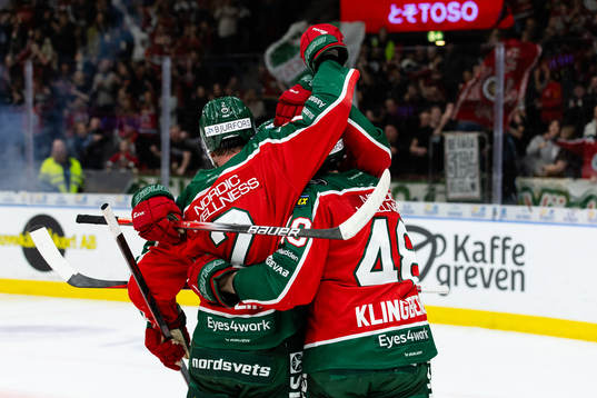 Frölundas Christian Folin jublar