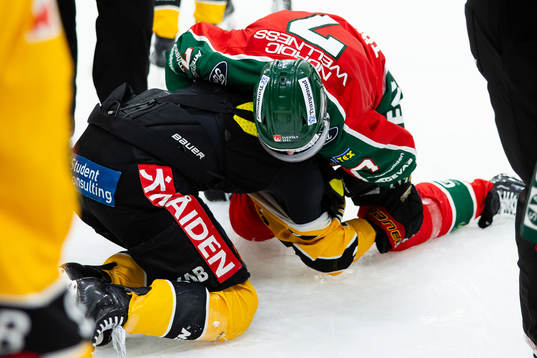 Luleås Brendan Shinnimin och Frölundas Henrik Tömmernes