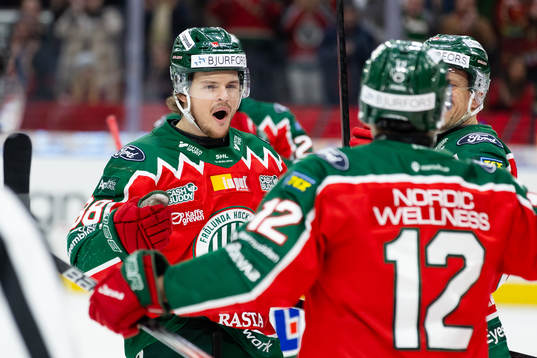 Frölundas Malte Strömwall jublar ihop med Nicklas Lasu