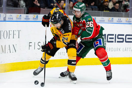 Luleås Brendan Shinnimin och Frölundas Isac Heens