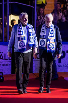 Curre Lundmark och Anders Henricson innan ishockeymatchen i