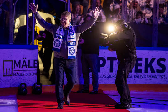 Tomas Jonsson innan ishockeymatchen i SHL mellan Leksand
