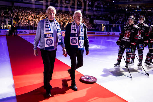 Curre Lundmark och Anders Henricson innan ishockeymatchen i