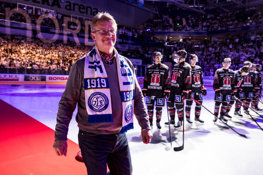 Tomas Jonsson innan ishockeymatchen i SHL mellan Leksand