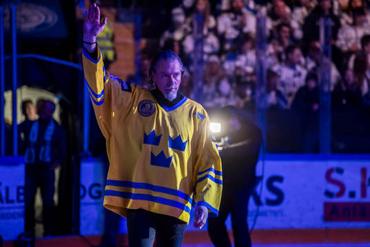 Roger Johansson innan ishockeymatchen i SHL mellan Leksand