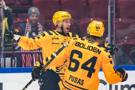 Skellefteås Oscar Lindberg jublar