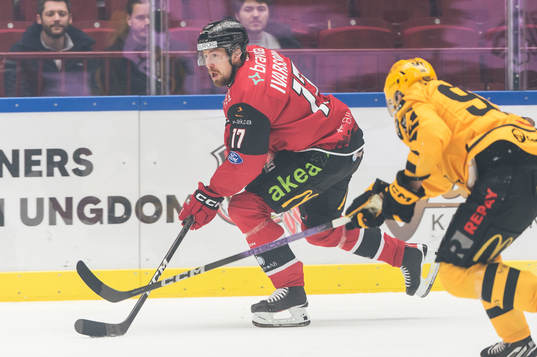 Malmö Redhawks Johan Ivarsson och Skellefteås Rickard Hugg