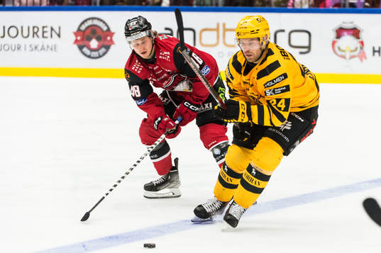 Skellefteås Oscar Lindberg och Malmö Redhawks Lauri