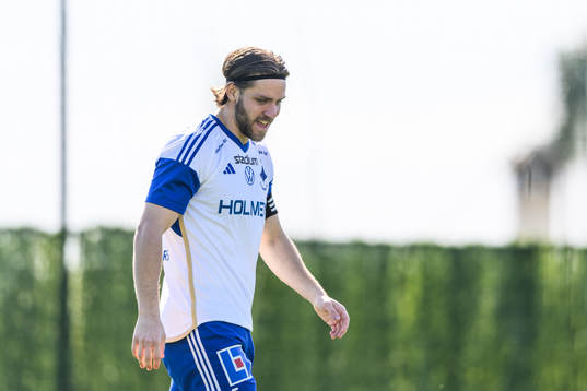 Christoffer Nyman of IFK Norrköping looks dejected