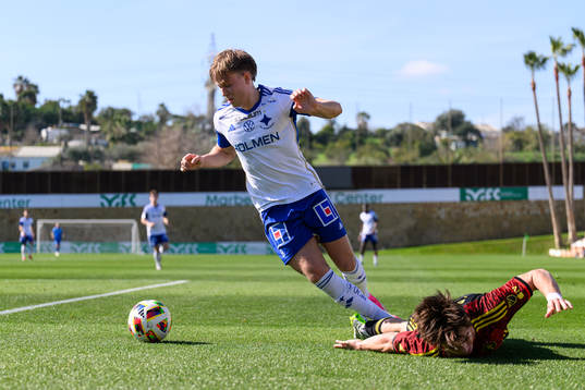 Isak Andri Sigurgeirsson of IFK Norrköping and Cody Baker
