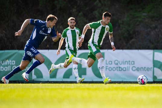 Peter Reinhardsen of Sarpsborg 08 and Viktor Djukanovic of