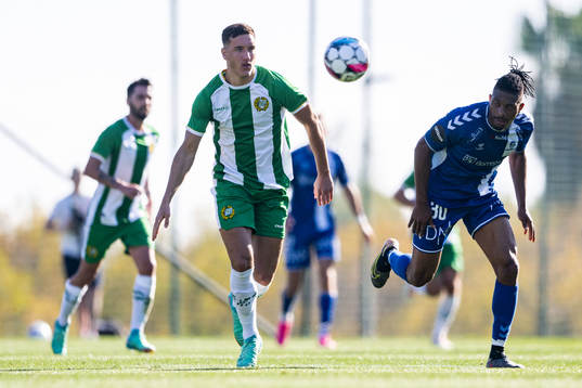 Deniz Gul of Hammarby and Franklin Degaulle Tebo Uchenna of