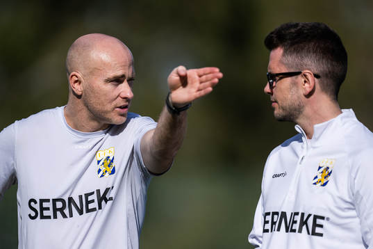 Tränare Jens Berthel Askou och assisterande tränare