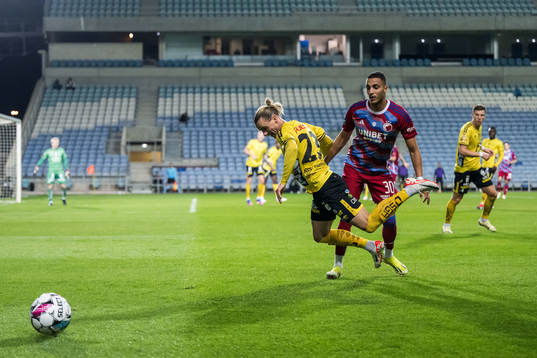 Niklas Hult of Elfsborg and Elias Achouri of FC Copenhagen
