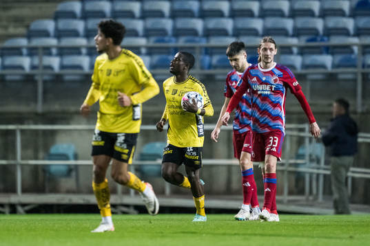 Michael Baidoo of Elfsborg celebrates