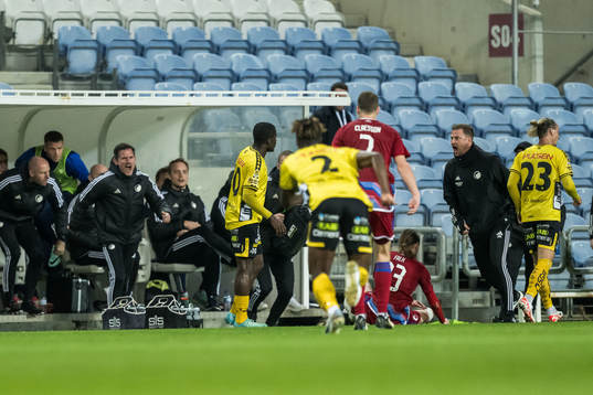 Michael Baidoo of Elfsborg and Rasmus Falk of FC Copenhagen