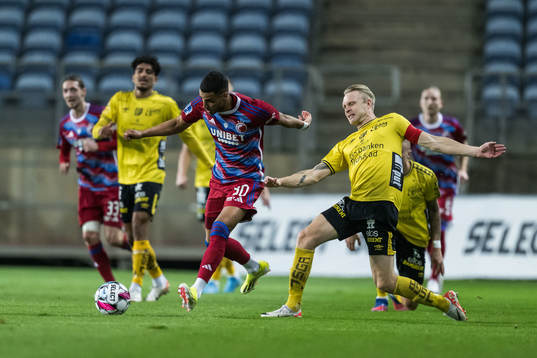 Elias Achouri of FC Copenhagen and Johan Larsson of Elfsborg
