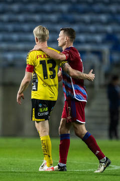 Johan Larsson of Elfsborg and Viktor Claesson of FC